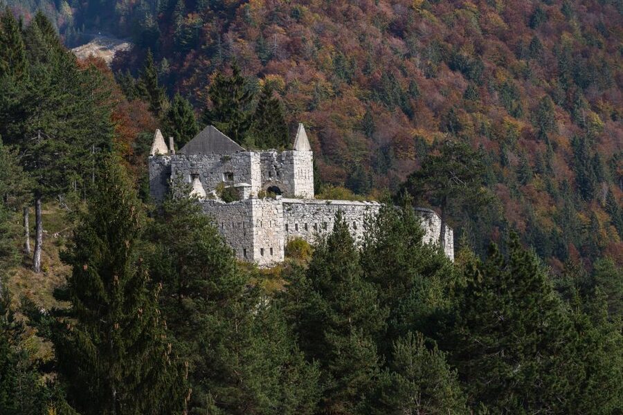 7 Alpine Wonders - Peričnik Waterfall and Mount Špik photo time