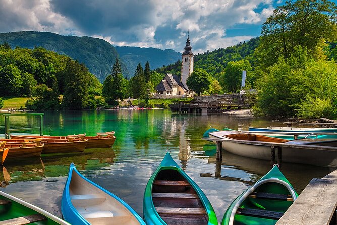 8-Hour Lake Bled, Lake Bohinj and Waterfall Savica Tour - Lunch, local food, and how the guide turns waiting time into value