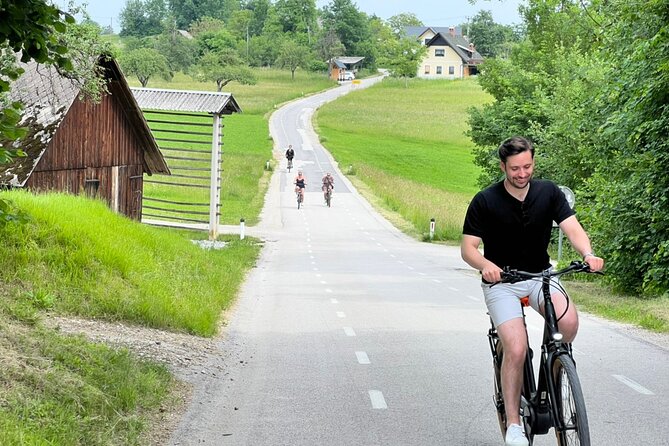 Bled eBike Tour - Getting Started in Bled: Setup, Helmet, Water, and the First Confidence Boost