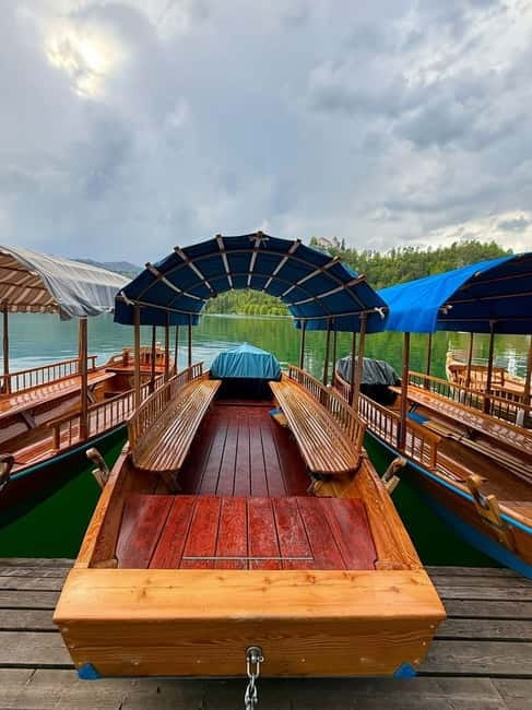 Bled: Lake Bled Guided Walking Tour with Cream Cake - A 2-hour Lake Bled walking loop that stays photo-friendly