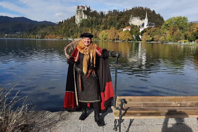 Cosmopolitan "medieval" Bled Walking Tour - Stop 1: Lake Bled, 2 hours of story and smart viewing
