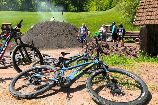 E-bike tour Škofja Loka - Getting picked up in Skofja Loka, then rolling out together