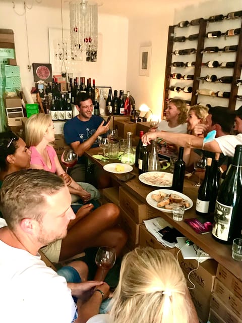 Food & Wine tour with a Sommelier - A sommelier and WSET 3 guide who actually explains the why