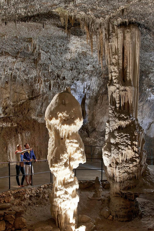 From Ljubljana: Postojna Cave, Predjama Castle, & Piran Tour - Predjama Castle: The World-Record Cliff Castle Moment