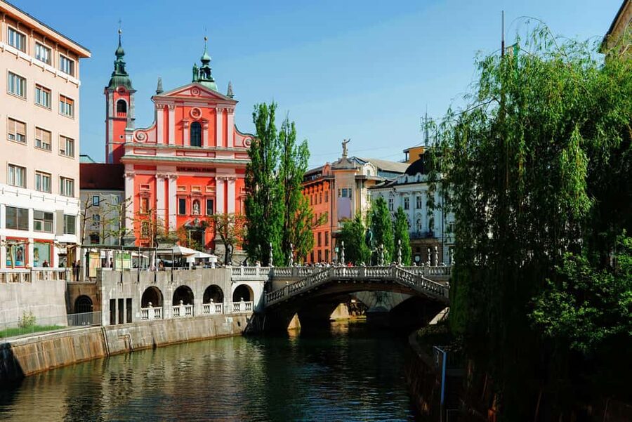 From Zagreb: Ljubljana and Lake Bled Day Trip - Ljubljana’s old town walk: why it feels so easy to enjoy