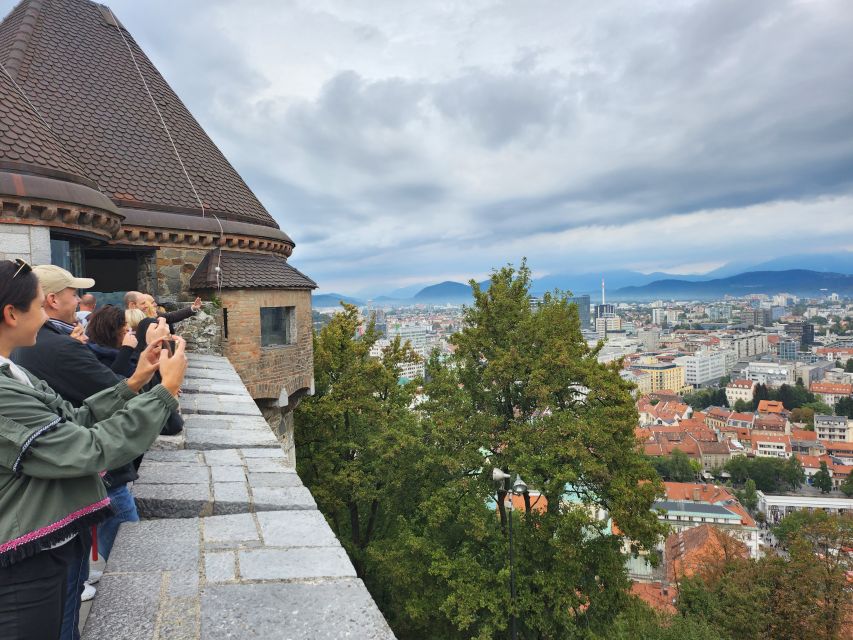 From Zagreb: Ljubljana and Lake Bled Guided Day Trip - The Ride From Zagreb and the Border Moment
