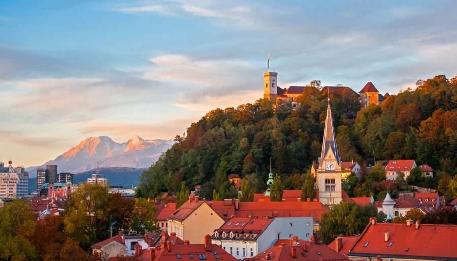 From Zagreb: Ljubljana, Postojna Cave & Predjama Castle Tour - Predjama Castle: a fortress built into a cave mouth
