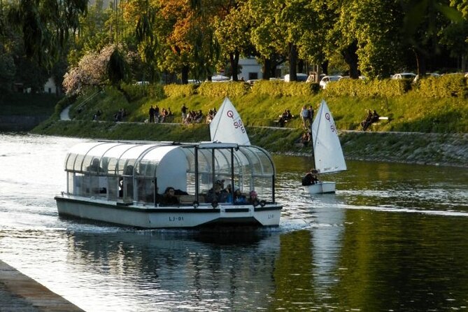 Guided Boat Tour in Ljubljana - A 45-minute boat break in Ljubljana’s center