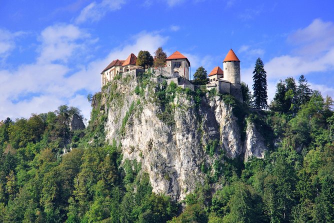 Lake Bled All inclusive tour from Ljubljana - Lake Bled Promenade: your first 60 minutes at the water
