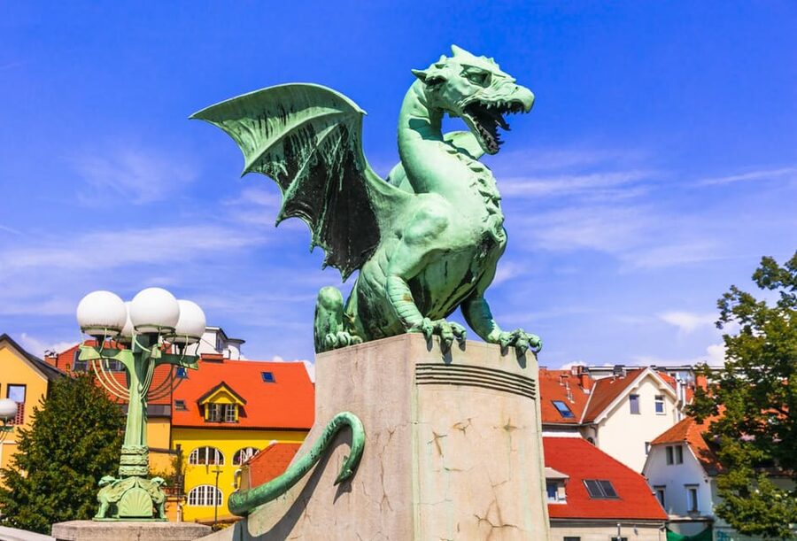 Ljubljana: 2h walking tour with local guide - Town Hall and the Cathedral area, civic pride to quiet spirituality
