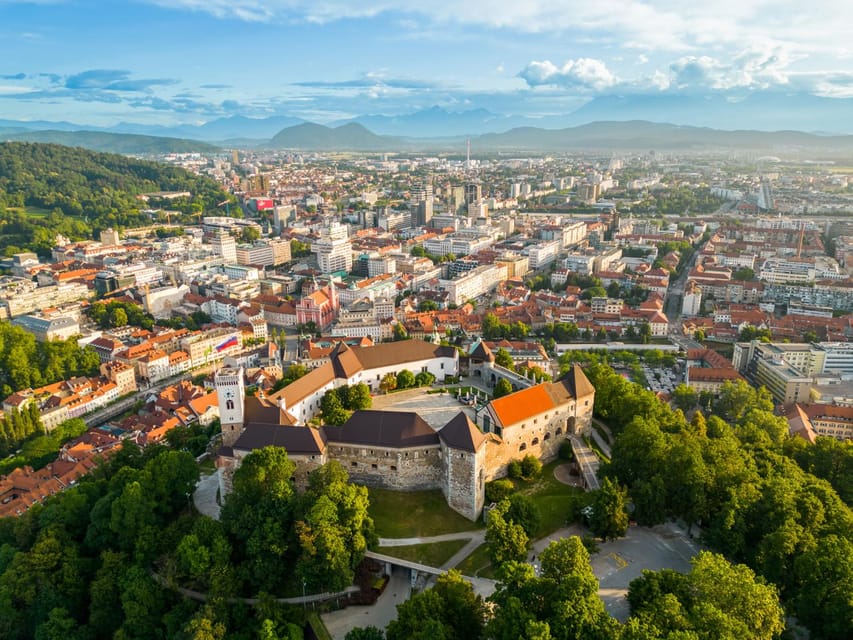 Ljubljana: 2h walking tour with local guide - Pace, timing, and what to wear so 2 hours feels manageable
