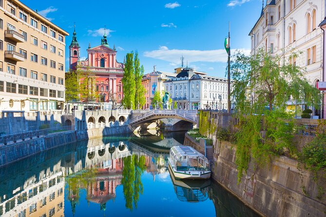 Ljubljana boat cruise and walking tour - France Prešeren statue and Franciscan Church, the postcard basics with context