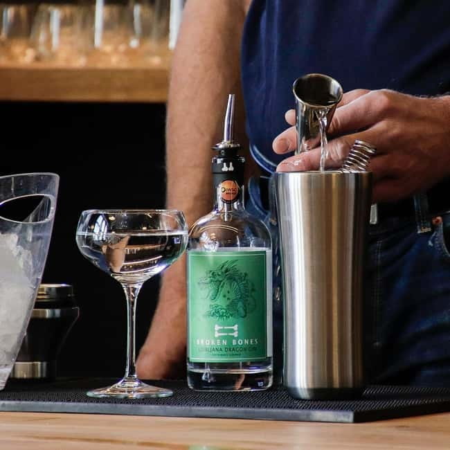 Ljubljana: Broken Bones Gin Experience with Cocktails - Inside the distillery: presentation, founder tour, idea-to-production talk