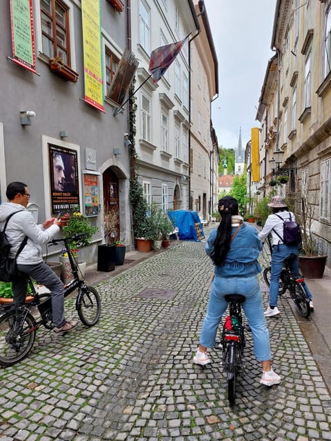 Ljubljana by E-Bike: Guided City Highlights Tour - Starting at Congress Square: The Fastest Way to Get Oriented