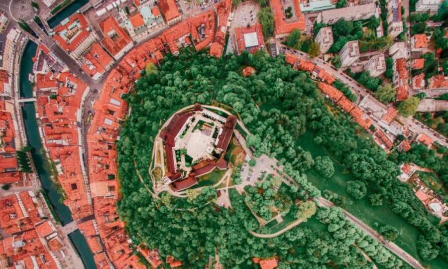 Ljubljana: Castle Entry Ticket with Optional Funicular Ride - The Virtual Castle and 4D-style experience for extra context