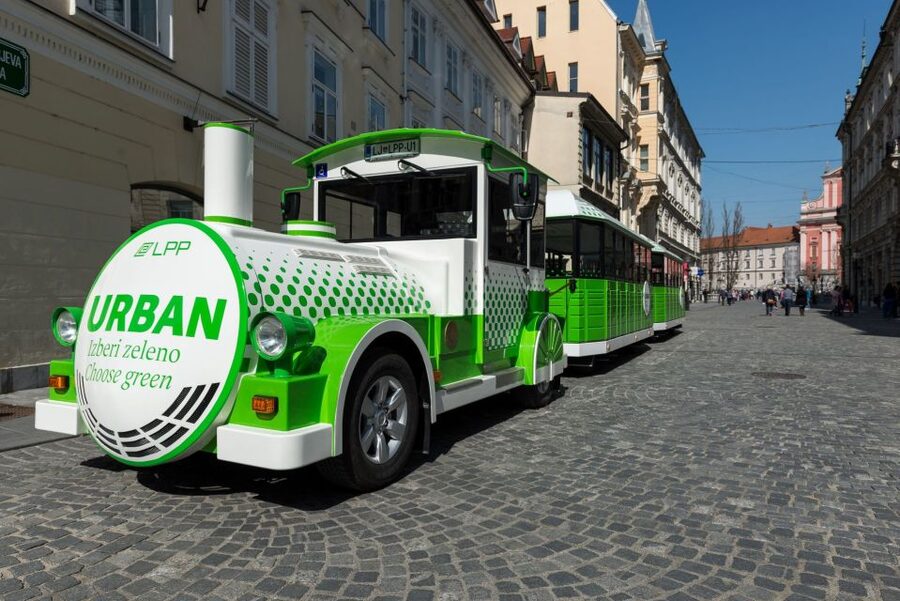 Ljubljana: City Card - City Buses and the Guided City Tour, for Better Navigation