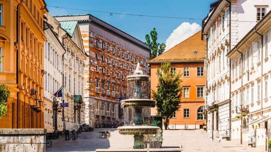 Ljubljana Historic Old Town – Private & Family-Friendly Tour - Town Hall and St. Nicholas Cathedral: Baroque details that reward patience