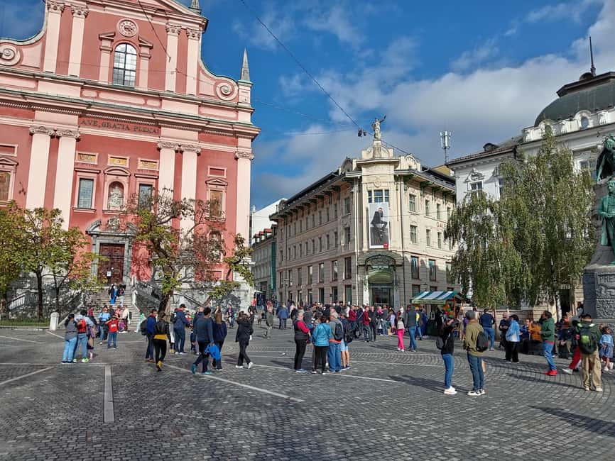 Ljubljana: Private tour to discover the city of dragons - A 1.5-hour private walk that still feels like a city story