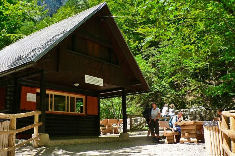 Ljubljana: Savica Waterfall, Lake Bohinj, and Lake Bled Tour - Meeting at Dragon Bridge and Getting Out of Ljubljana Fast