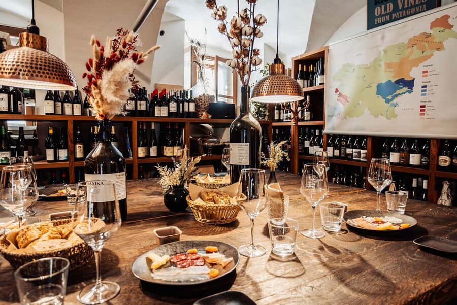 Ljubljana: Slovenian Wine Tasting at Wine Bar Šuklje - Seven Slovenian wines: how the tasting tells a geographic story