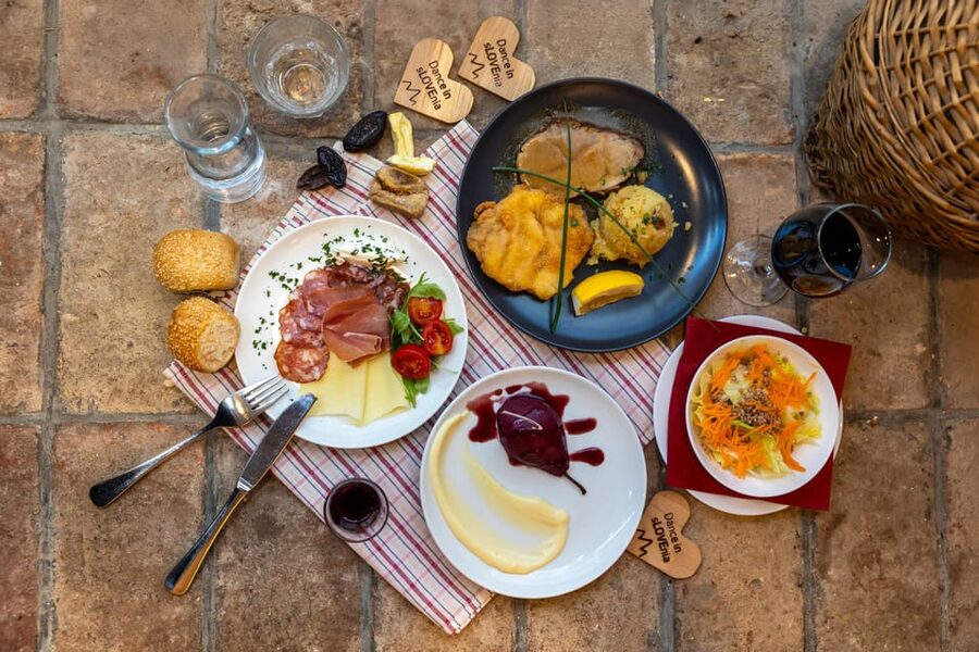 Ljubljana: Traditional Slovenian Dinner and Show - Should you book this Ljubljana traditional dinner and show?