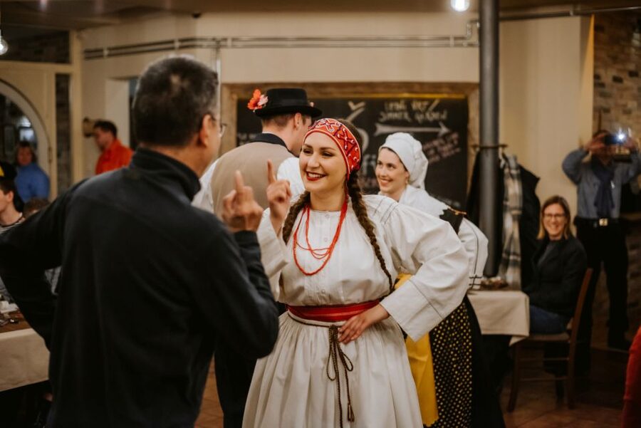 Ljubljana: Traditional Slovenian Dinner and Show - The 3-course Slovenian dinner: what you will eat, and how it fits the show