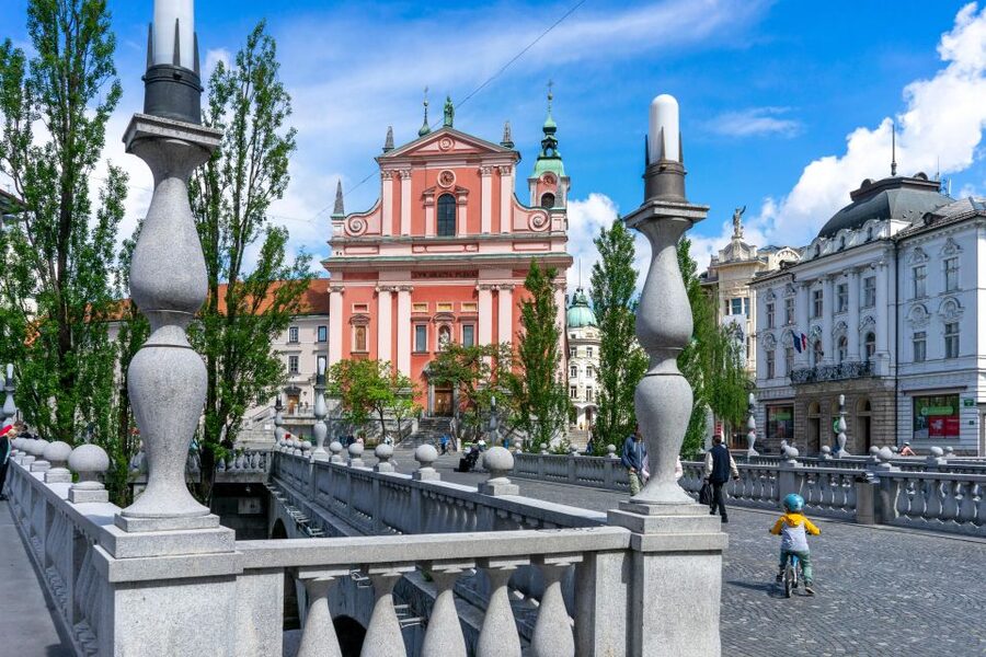 Ljubljana: UNESCO cultural heritage tour - Stops you might notice on the way, like Plaza Prešeren