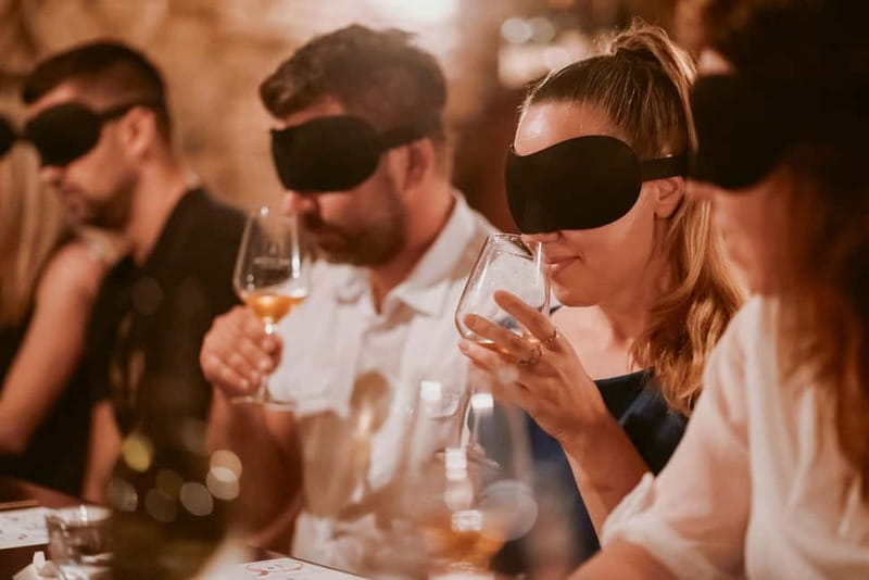 Ljubljana: Wine Tasting Experience with Appetizers - The 90-minute flow: pour, snack, compare, and play