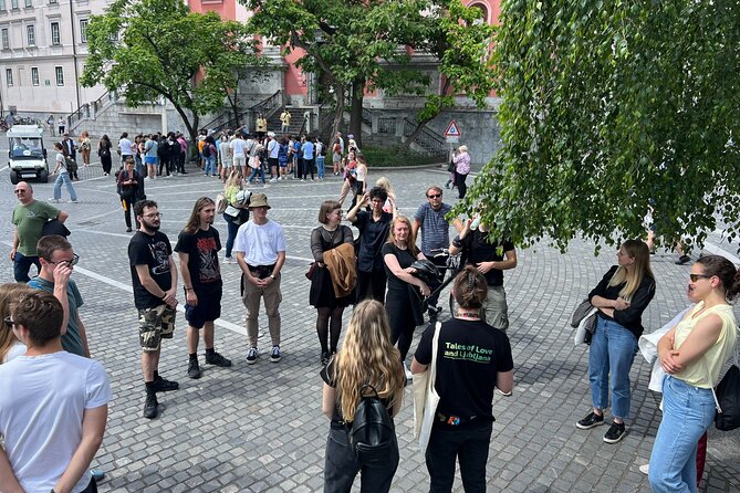 Love tour in Ljubljana - Tales of Love in Ljubljana - Butcher’s Bridge: a 5-minute stop that teaches you how to look