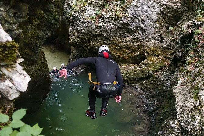 Night canyoning - Before you enter the canyon: briefing, changing, and settling in
