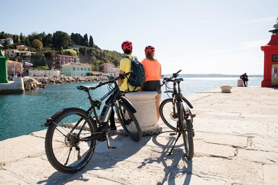 Piran: 5-Course Boutique Food Tour with Electric Bikes - Stops for sights and stories, guided by Crt (Tchirt)