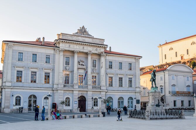 Piran Old Town Walking Tour - Ex Fontico, Town Hall, and Mestna loza: Who Ran the Place