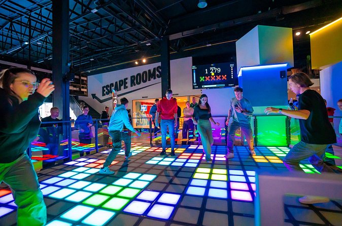 Pixel Game Viral Attraction in WOOP! ARENA - Playing in English: Who This Works Best For