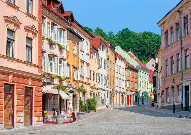 Private 3 hours walking Guided Immersion tour through Ljubljana - Key moments that make this tour worth your time