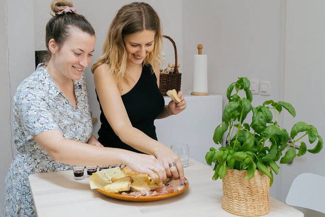 sLOVEnian Strukelj Traditional Cooking Class - Why štrukelj matters in Slovenian comfort food