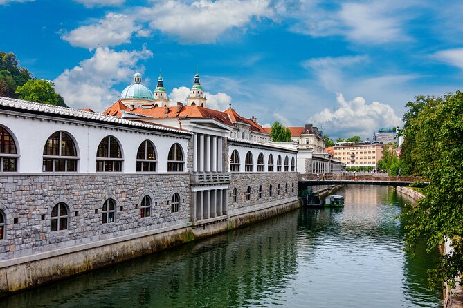 Transfer from Ljubljana to Salzburg or Vice Versa - Price and value: when $482.73 per group feels fair