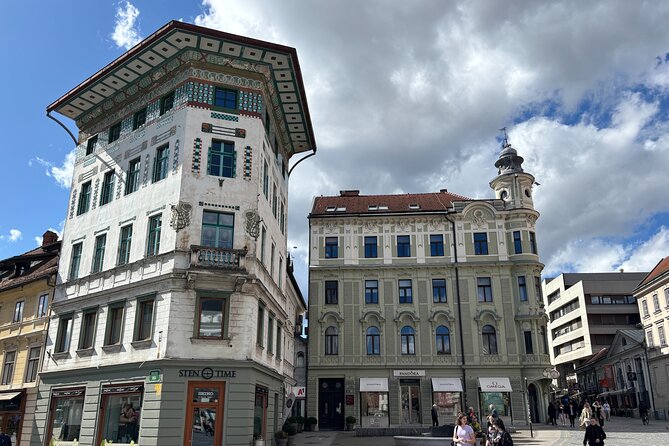 Transfer from Ljubljana to Trieste or vice versa - Booking rhythm: when to reserve for the best chance