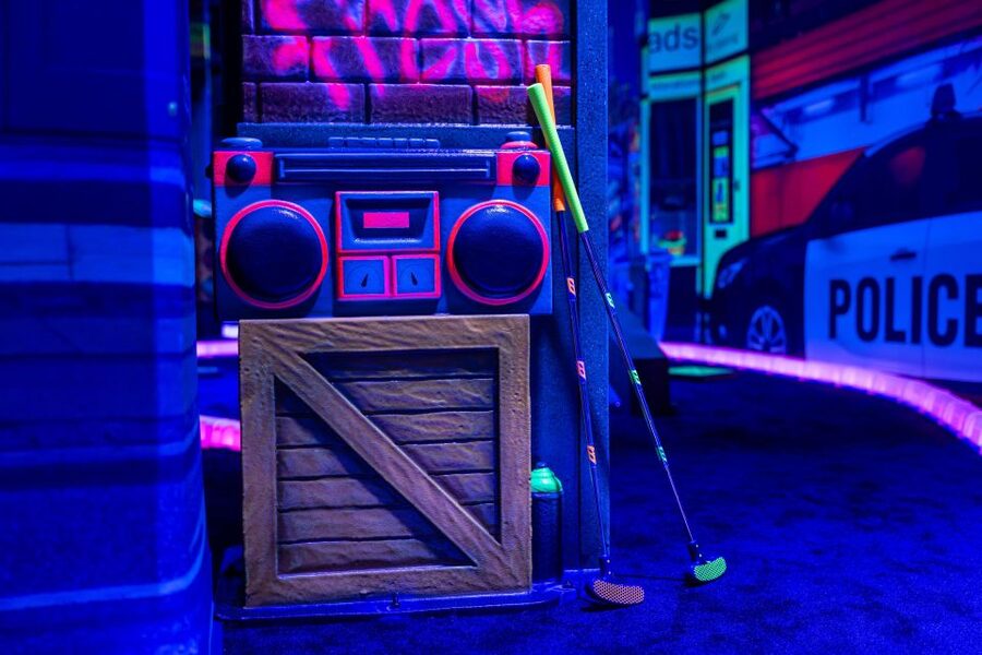 Woop! Glow Golf: Maribor - Finding the Start Spot in Maribor, the Woop Sign Check