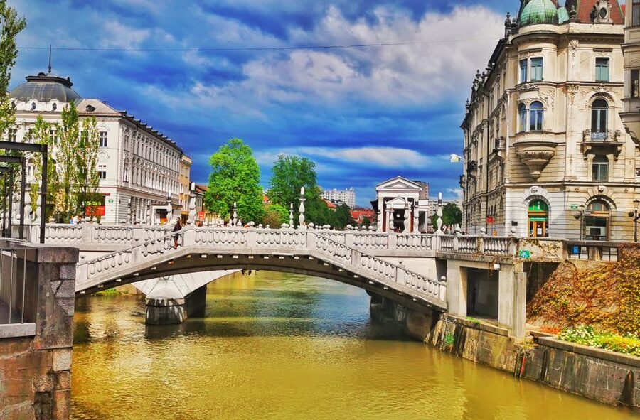 Zagreb: Day Trip Postojna Cave, Predjama Castle, & Ljubljana - FAQ